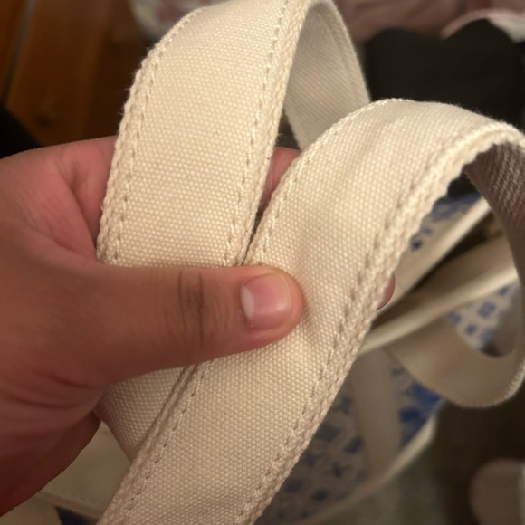 Lands end Canvas tote
Blue Floral Tote Bag - Picture 4 of 4